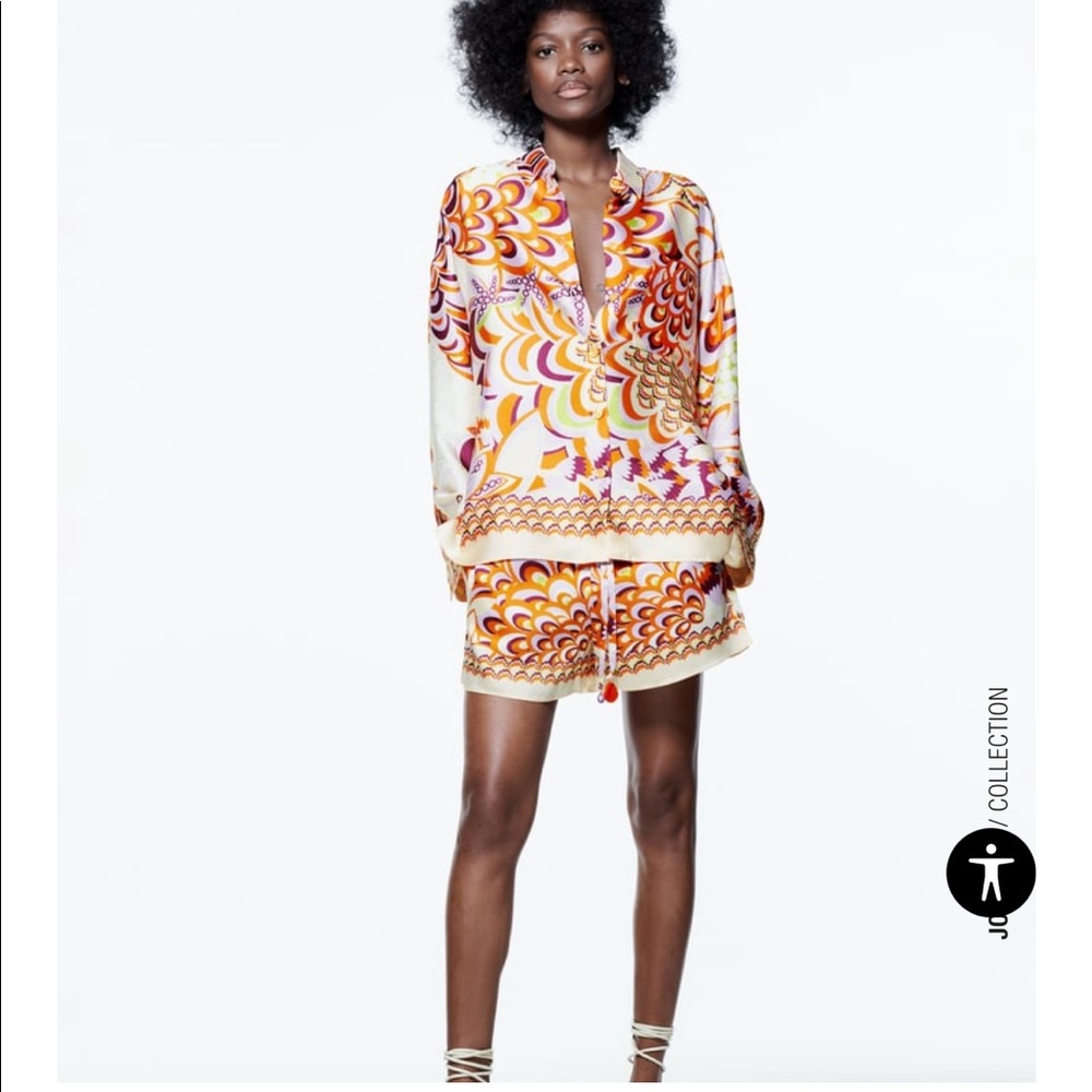 Zara Mulitcolored Satin Print Short Set